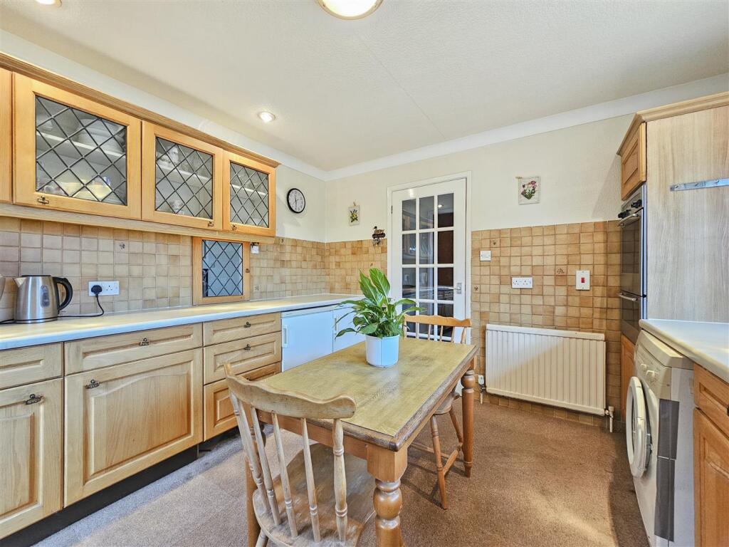 West End, Calverton, Nottingham photo 3