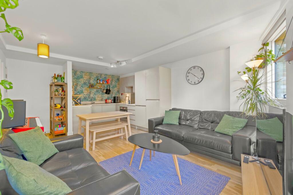 Apartment in London - View 3