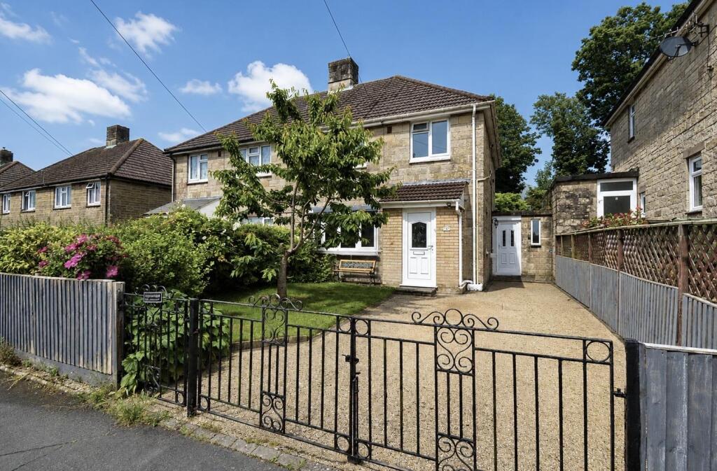 Main image of property: CHAIN FREE * VENTNOR