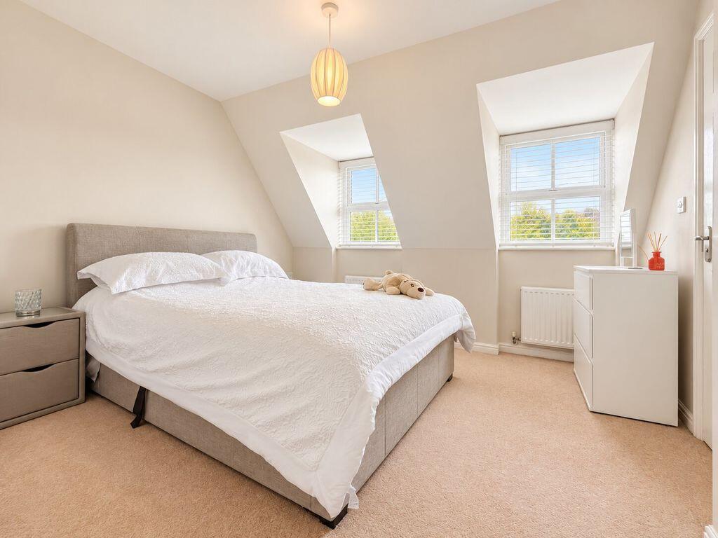 Apartment in Sutton Coldfield, Whitehouse Common - More