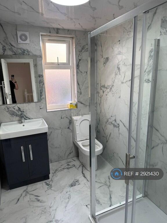 1 bedroom house share for rent