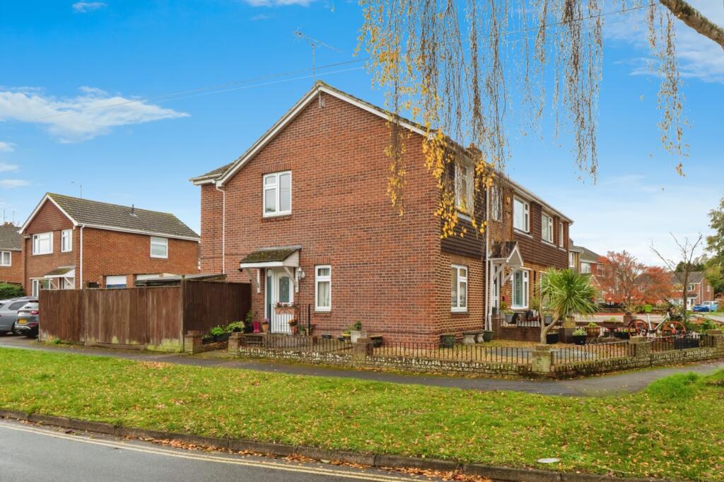 Main image of property: Avon Crescent, ROMSEY, Hampshire, SO51