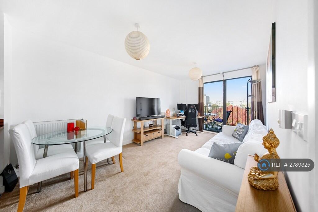 Main image of property: Martineau Square, London, E1