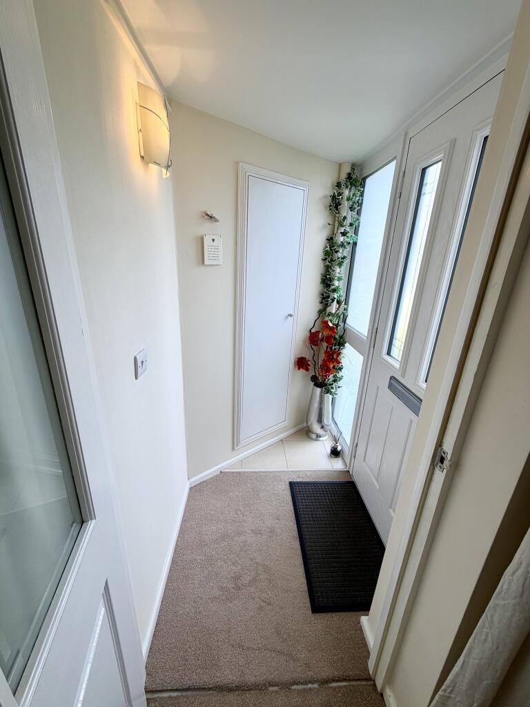Saffron Close, Royal Wootton Bassett, Wiltshire photo 2