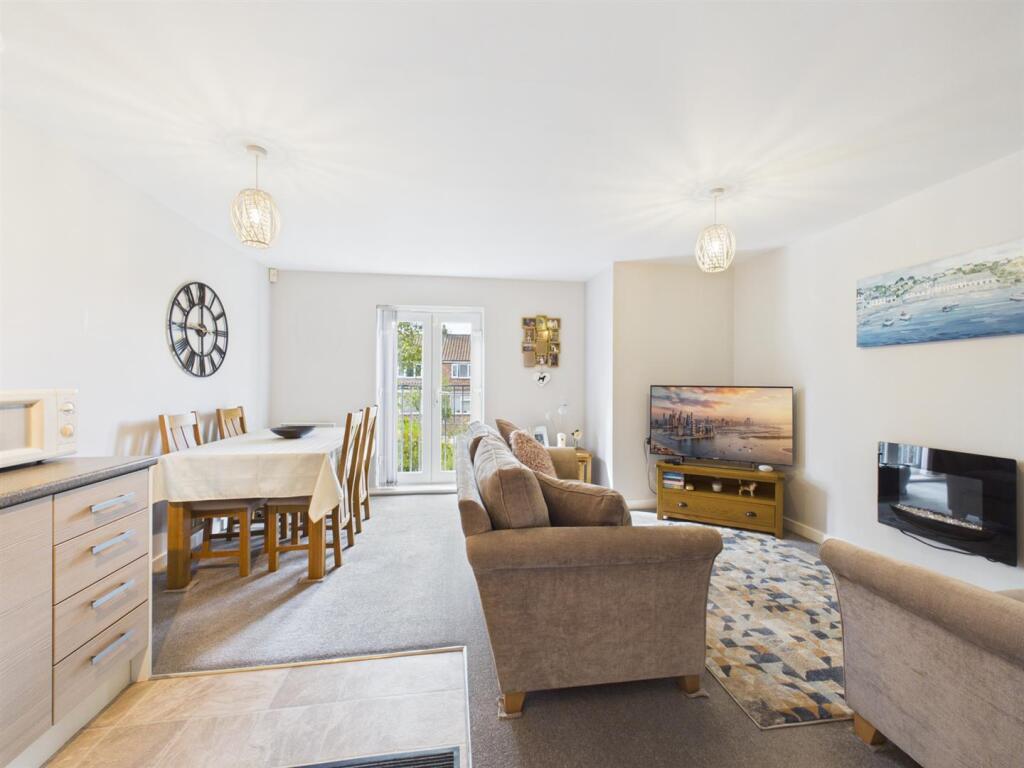 Apartment in Bridlington, East Riding of Yorkshire - View 5