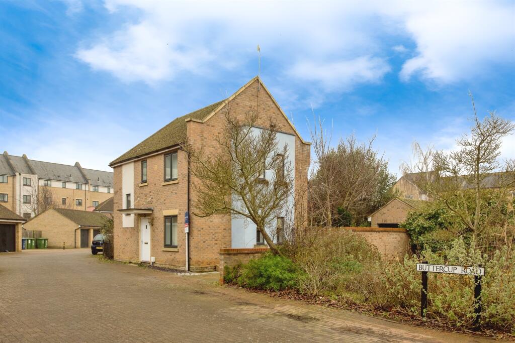 4-bed semi-detached on Buttercup Road, Cambridge, £500,000