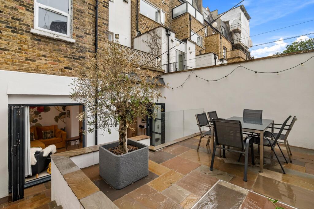 House in London - View 4