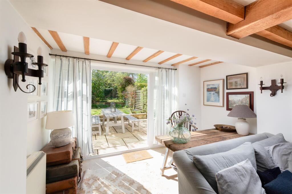 Wheatsheaf Lane, Oaksey photo 3