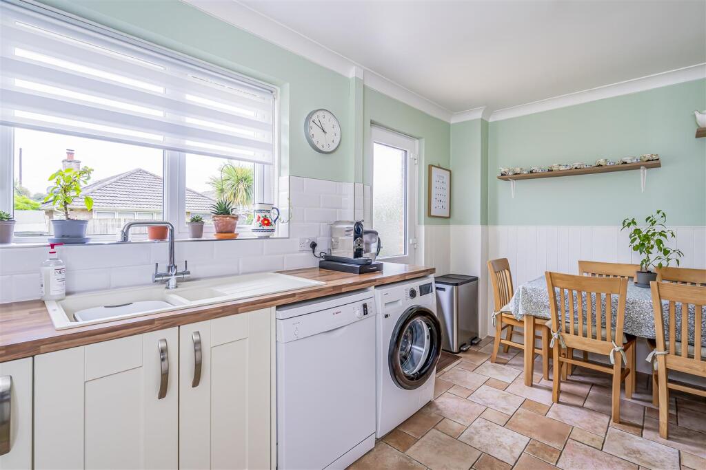 House in Havant, Hampshire - View 5