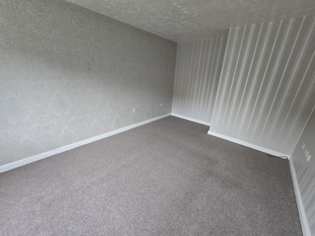 House in Wakefield - View 4