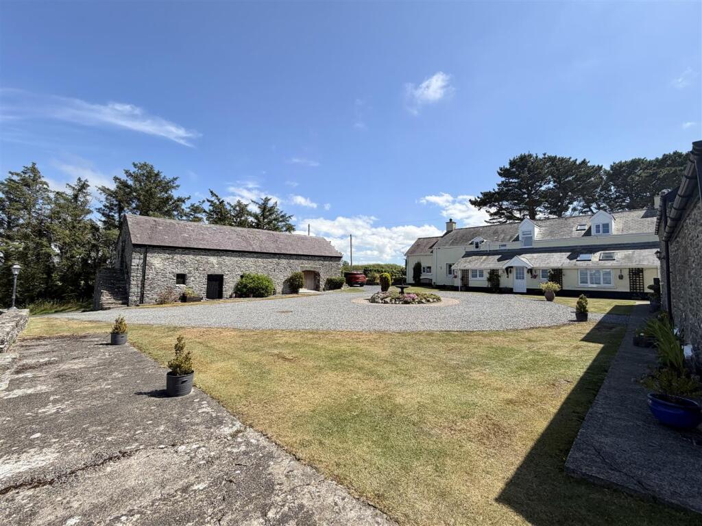 Main image of property: Llanrhystud