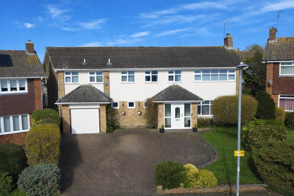 Main image of property: Broadfields, Goffs Oak
