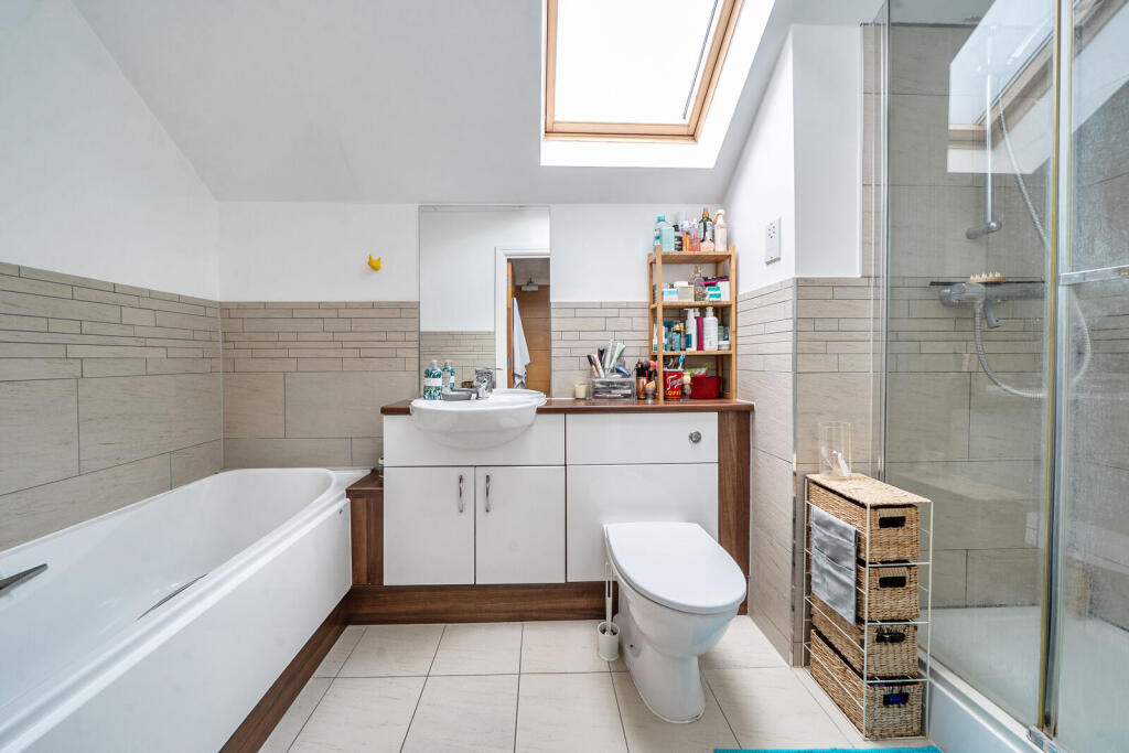 Apartment in London - More
