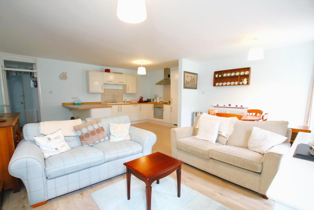 Apartment in Winchester, Hampshire - View 5