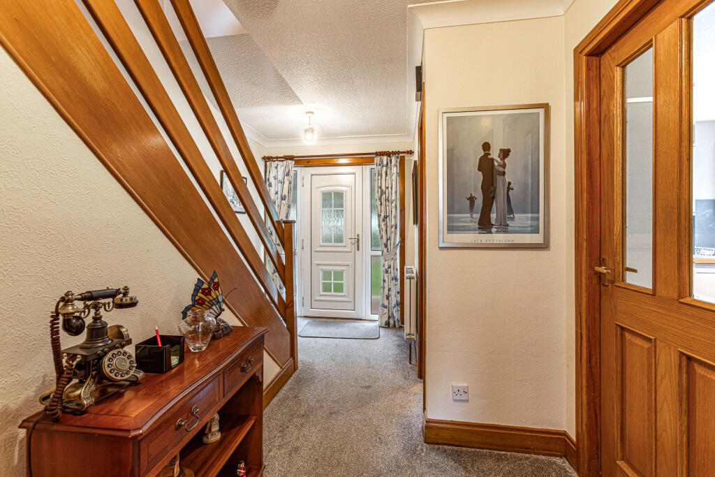 8 Craigpark Gardens, Galashiels, TD1 3HZ photo 3