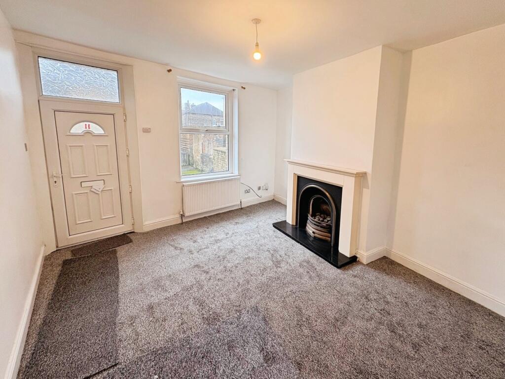 House in Huddersfield - View 2