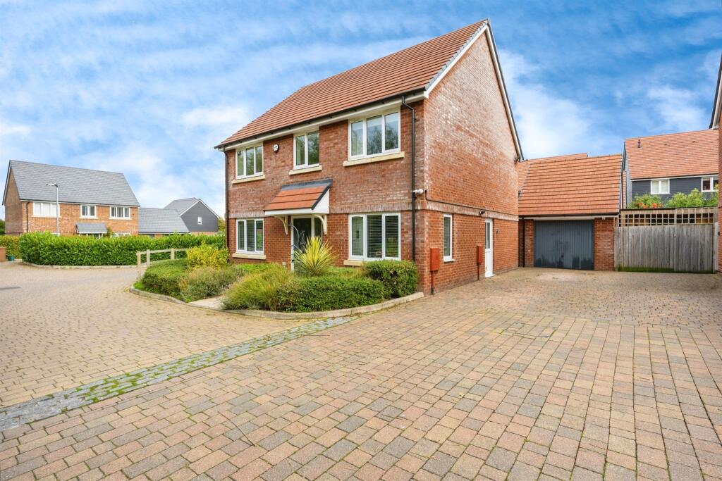 4-bed detached on Pilmore Meadow, Chinnor, £680,000