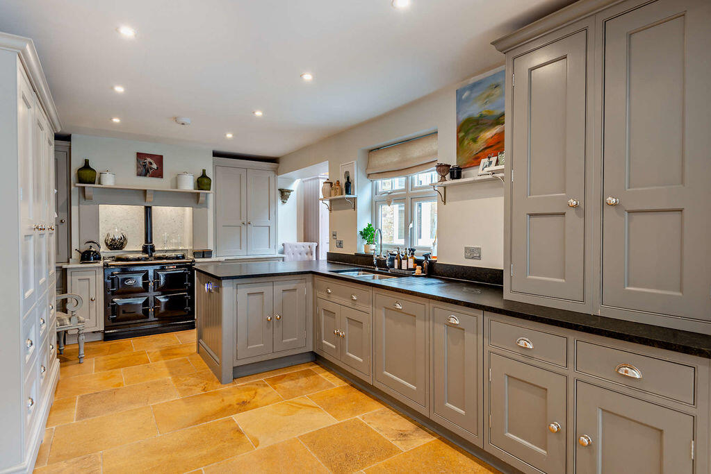House in Guildford, Shere - View 5
