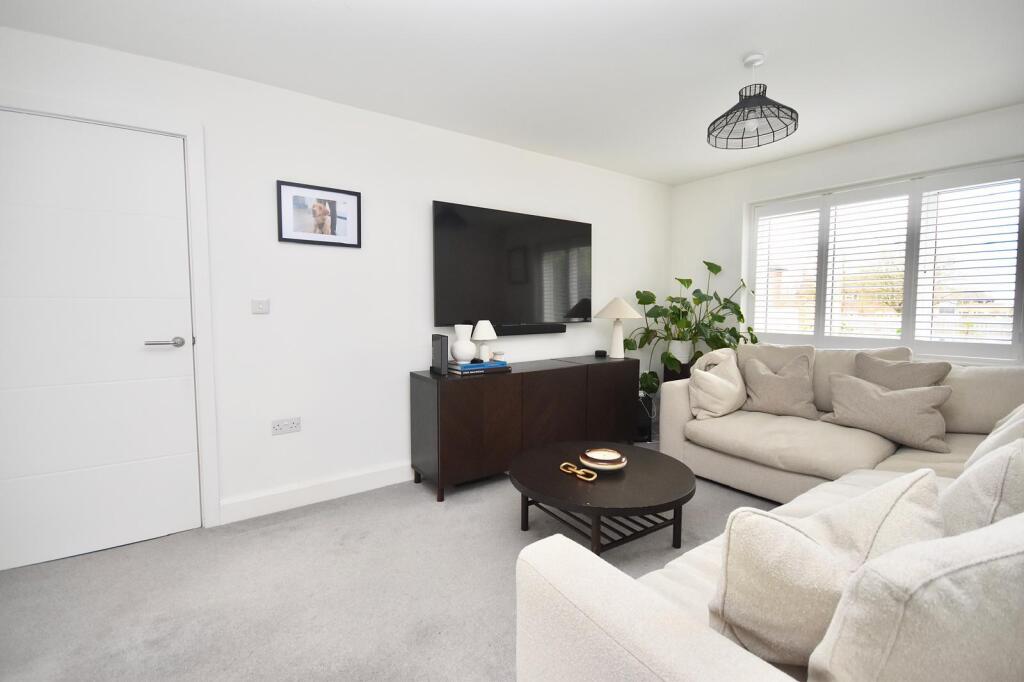 Liddell Way, Leighton Buzzard, LU7 4EB photo 3