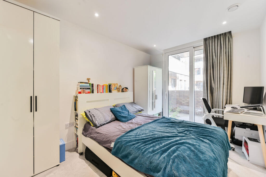 Apartment in London - View 5