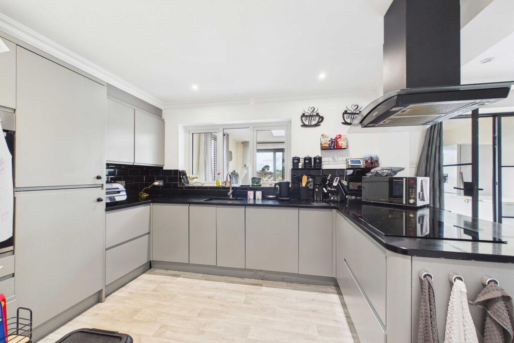 House in Paignton, Foxhole - View 5