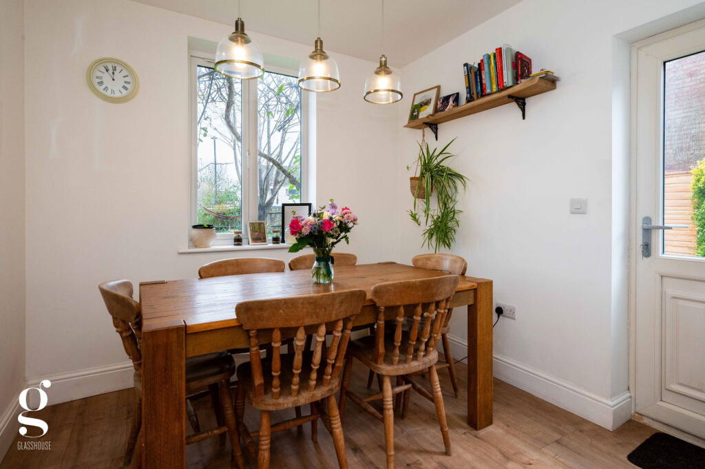 House in Credenhill - More