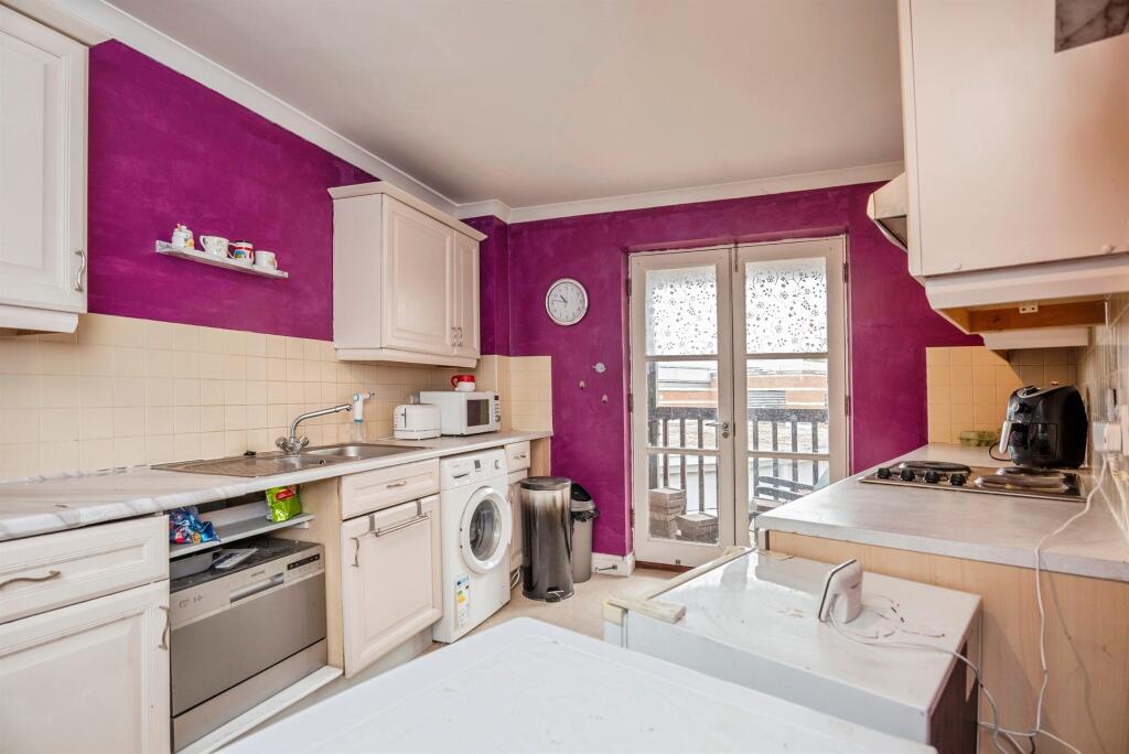 Apartment in Worcester, Red Hill - View 5