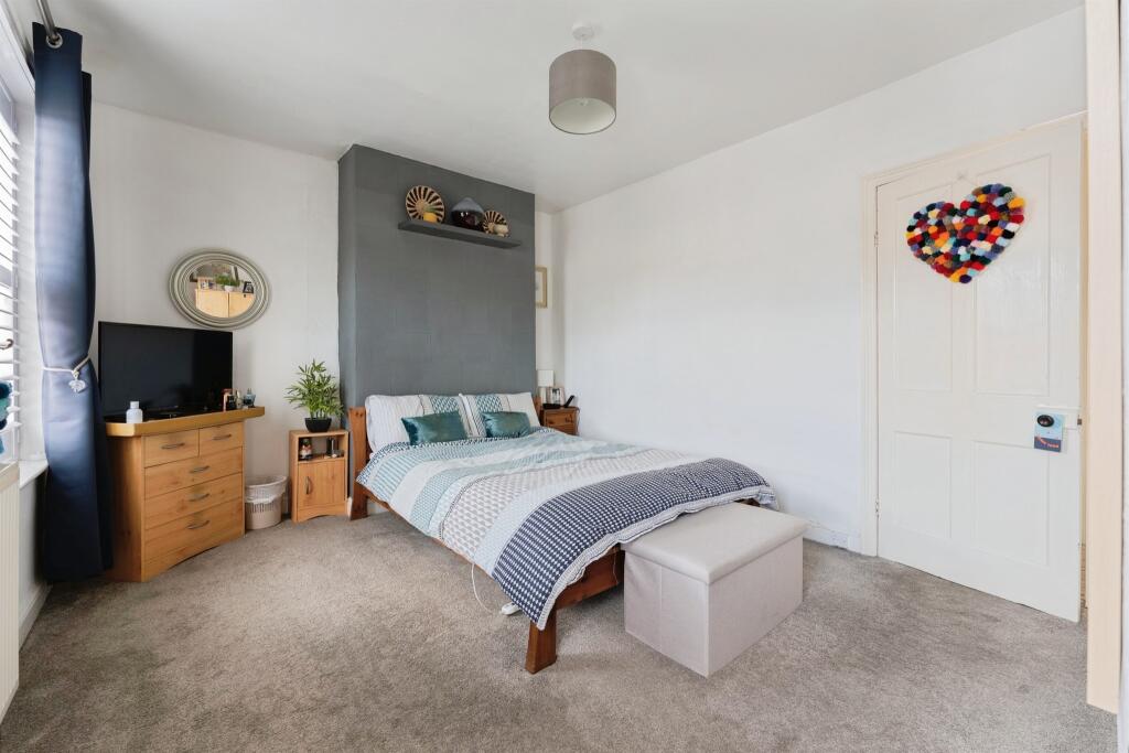 House in Chester, Ellesmere Port - View 3