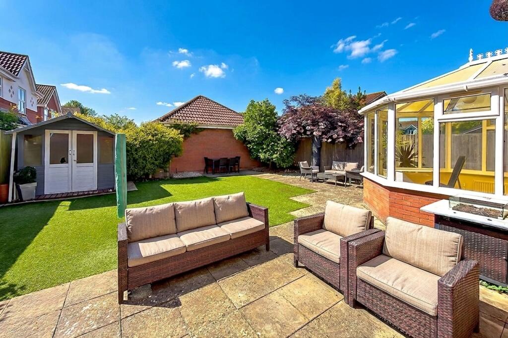 Hollyhock Way, Littlehampton, BN17 photo 4