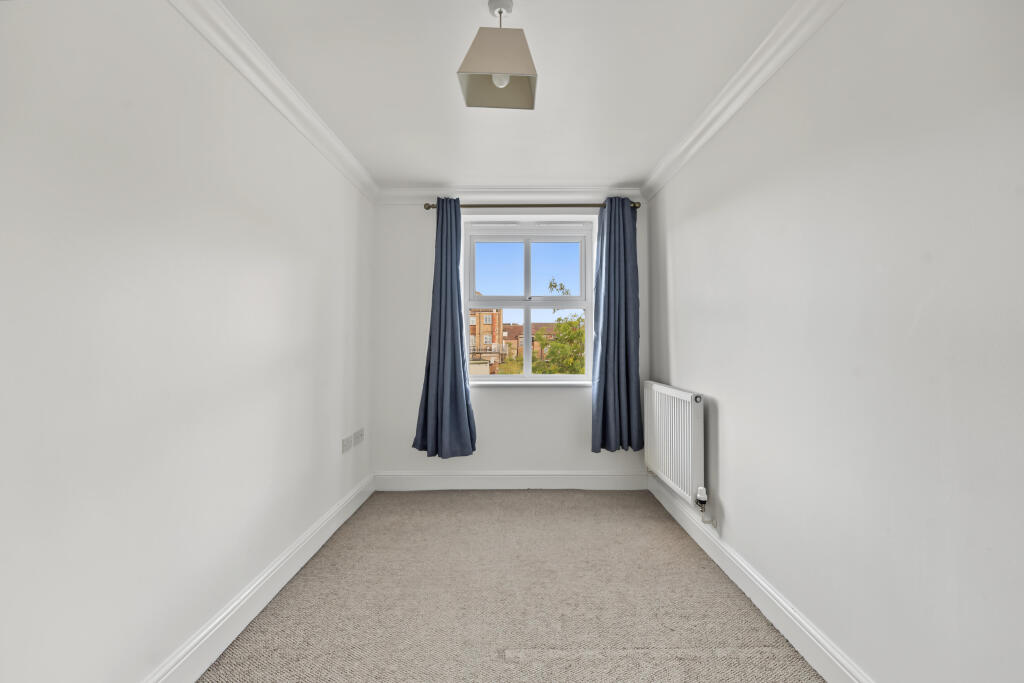 Apartment in Stevenage, Hertfordshire - More