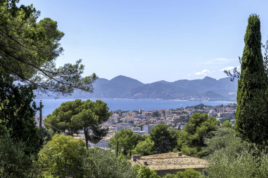 Main image of property: Provence-Alps-Cote d`Azur, Alpes-Maritimes, Cannes