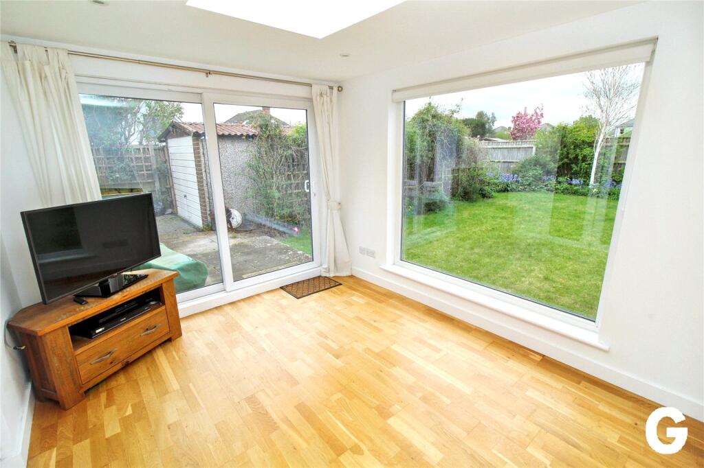 East View Road, Ringwood, Hampshire, BH24 photo 4