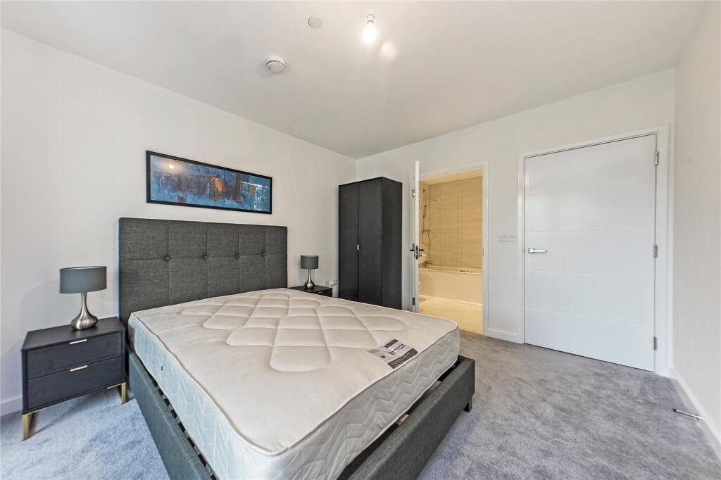 Apartment in London - View 3