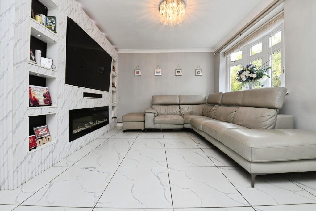 House in Rochford - View 3