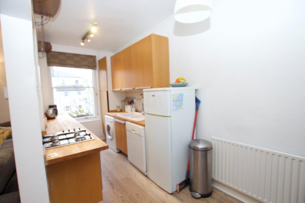 Apartment in Kingston upon Thames - View 5