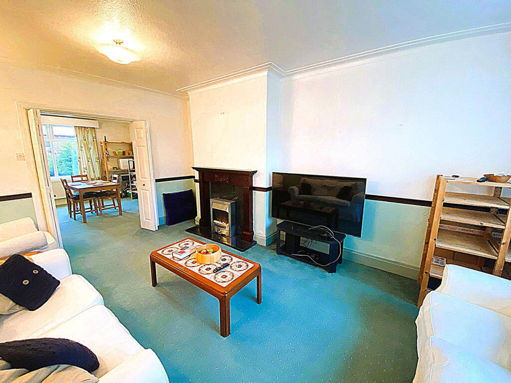 21 Chesney Avenue, Chadderton, Oldham, OL9 8DR photo 3