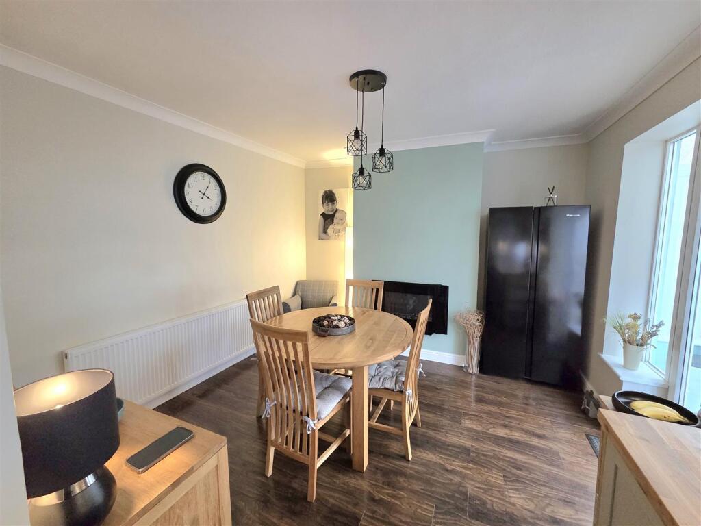 House in Kirklees, Hanging Heaton - View 5