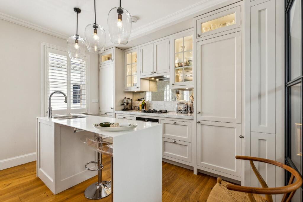 3 bedroom mews property for rent