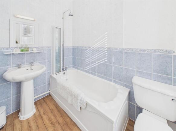 Bedroom Five En-Suite