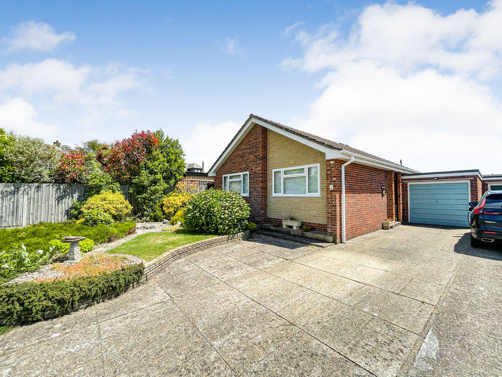 Main image of property: Peartree Close, Botley, SO32