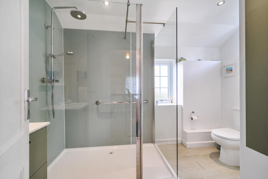 House in St Dennis, Hendra, St. Dennis - More