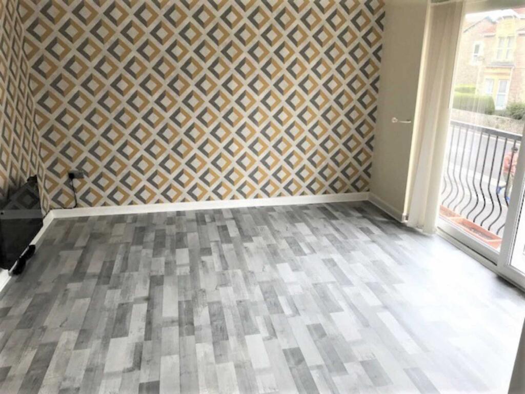 Apartment in Weston-super-Mare, Whitecross Village - View 3