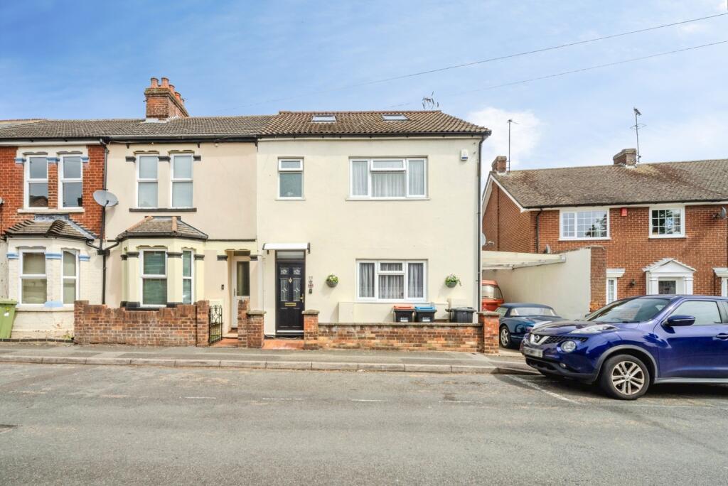 Main image of property: George Street, MILTON KEYNES, Buckinghamshire, MK2