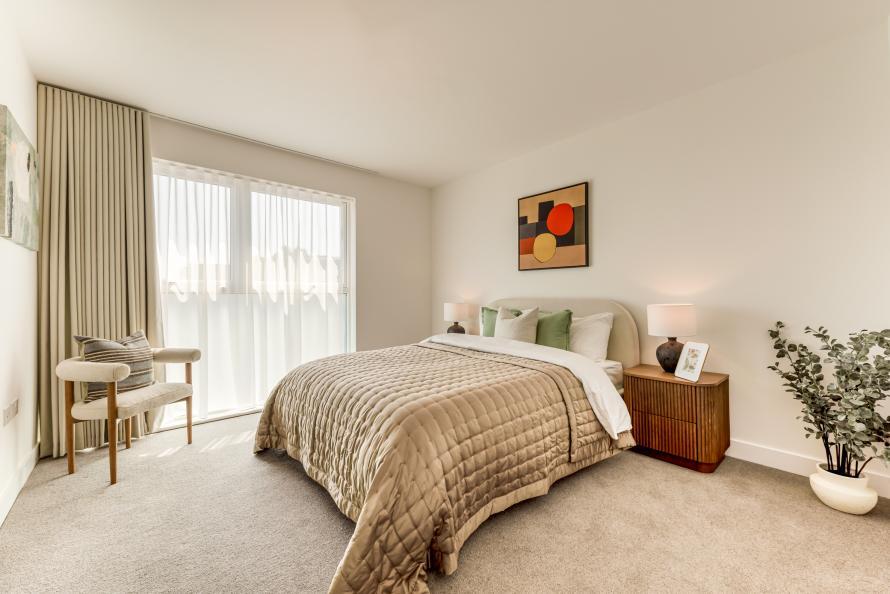 Main image of property: Kew Bridge Rise,
Brentford,
London,
TW8 0EX