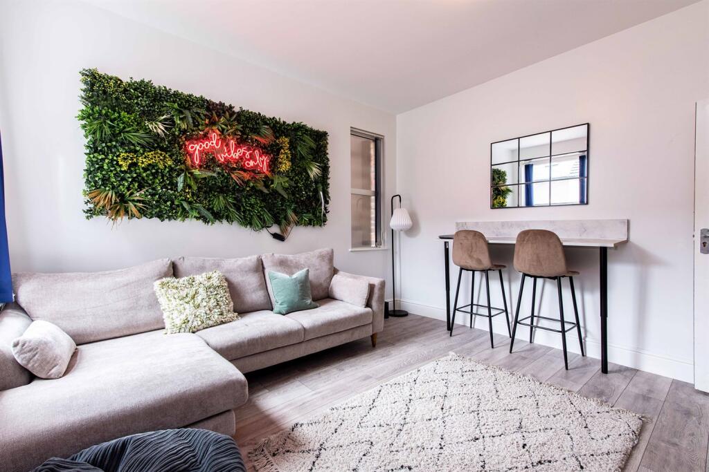 Main image of property: 115 Radford Blvd, Lenton, NG7