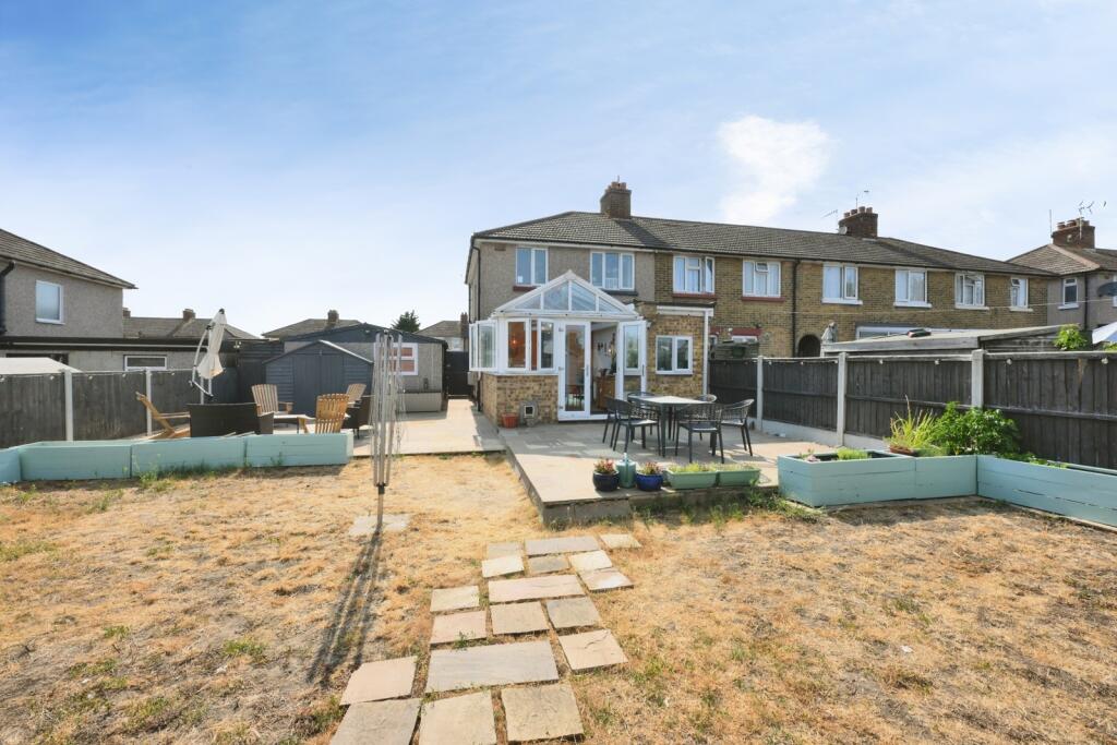 House in Romford - View 2