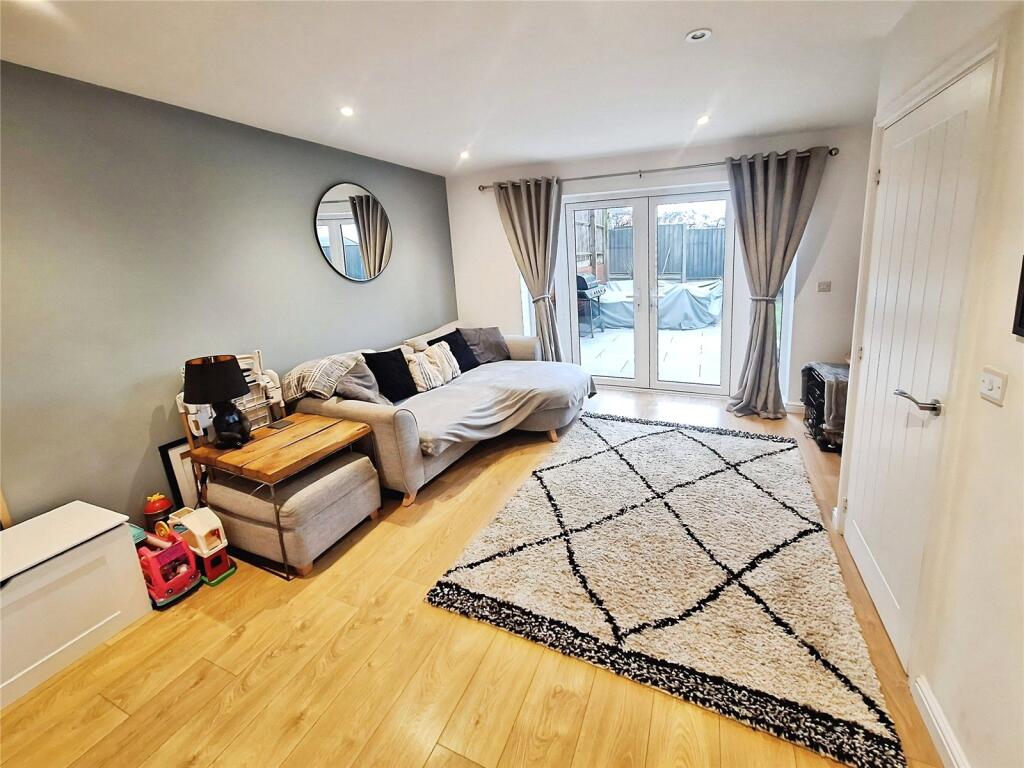 Navigation Close, Nuneaton, Warwickshire, CV10 photo 2
