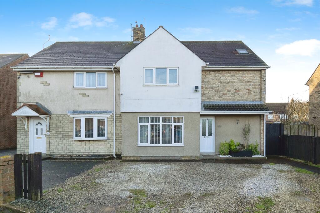 4-bed semi-detached on Bothwell Grove, Hull, £155,000