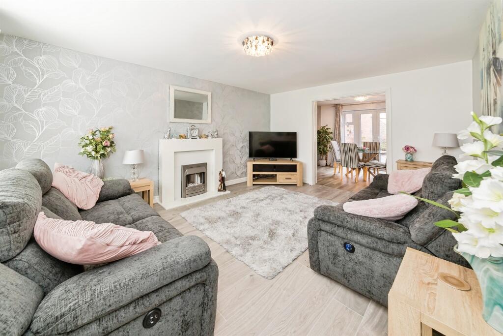 Ridgeway, Haywards Heath photo 3
