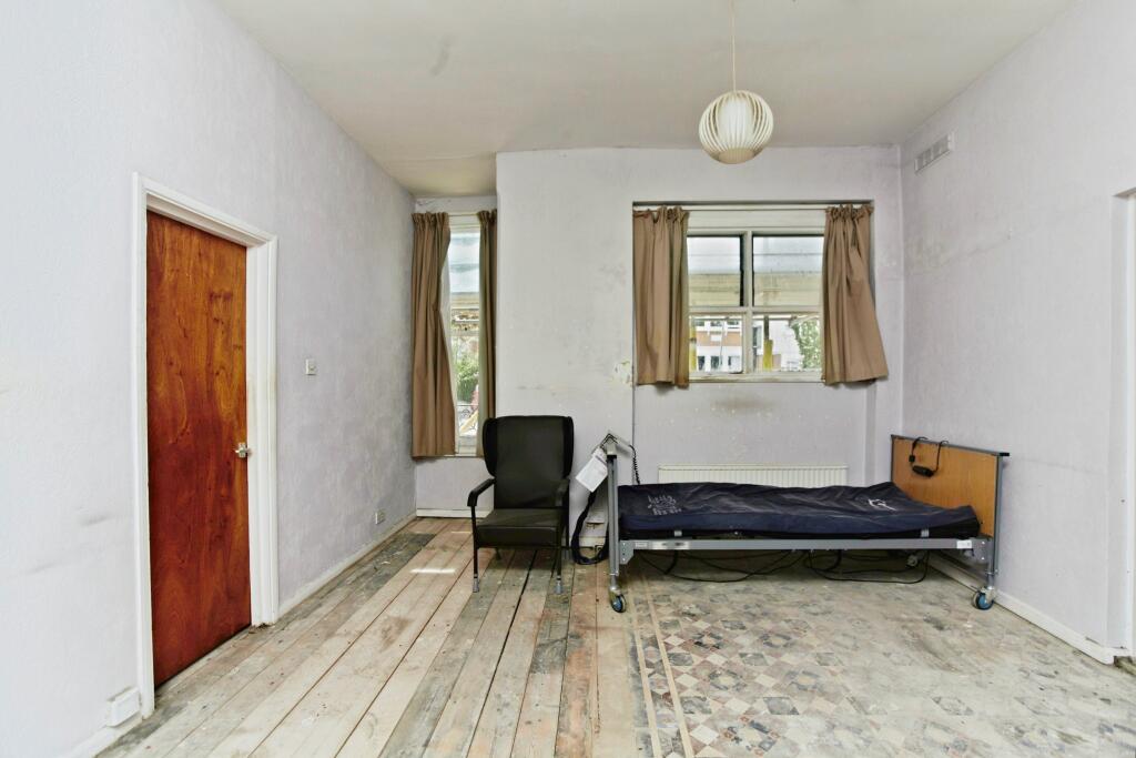Ritherdon Road, Wandsworth, London photo 3
